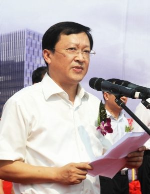 人物名片：易红（东南大学校长）